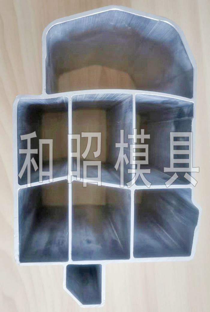 汽車門檻梁模具-.jpg